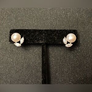 Elegant Pearl and cubic zirconia Stud Earrings